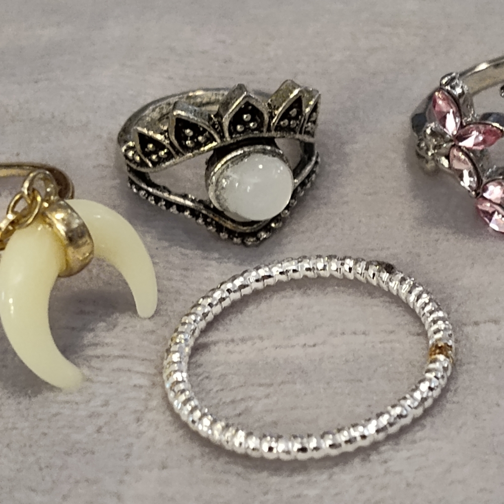 NEW! Vintage Bundle Of 7 Rings - Picture 7 of 7